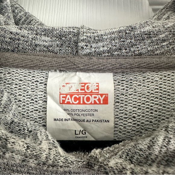 Size L Heathered Grey Embroidered Montreal Canada Hoodie Sweatshirt - Picture 4 of 4